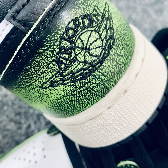 Nike Air Jordan 1 Low SE ‘Electric Green’ GS | Green/ White/Black | UK 5.5 - Picture 9 of 9